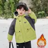 Jaqueta de Lã para Meninos Outono e Inverno Roupa Infantil Parka Corta-Vento Grossa para Crianças Pequenas e Médias Casaco de Algodão com Capuz de Inverno