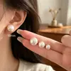 Pendientes Blancos Perla Shijia con un Diseño Único y Sensación de Alta Gama, Pendientes de Aguja de Plata S925 para Mujer, Accesorios Versátiles para Orejas
