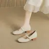 Sapatos que Aumentam a Altura para Mulheres Baixas 6cm Estilo Novo de Primavera e Outono com Salto Grosso, Design Slip-On Baixo, Estilo Delicado para Combinar com Saias
