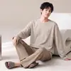 Pijama masculino para outono e inverno, tamanho grande, gola redonda, manga longa e calça, simples e casual, adequado para adolescentes, pode ser usado fora de casa como roupa de casa
