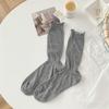 24 Calcetines Nuevos de Primavera y Verano para Mujer Estilo Japonés Malla Fina Color Sólido Rizo Tubo Medio Calcetines Apilados Transpirables Absorbentes de Sudor Calcetines Rojos de Internet