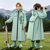 Capa de Chuva Infantil para Alunos do Ensino Fundamental e Médio, Impermeável, à Prova de Tempestade, com Espaço para Mochila, Capa de Chuva Estudantil com Espaço para Mochila