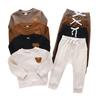 Roupas infantis de comércio exterior Baoxi para meninos, outono e inverno, calça casual de malha com bordado de urso, conjunto infantil de duas peças