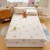 Fabricante fornece lençóis de baixo com elástico estampados 100% algodão para uso doméstico, dormitórios estudantis, protetores de colchão, lençóis de baixo antiderrapantes e à prova de poeira, personalizáveis