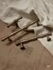 Manija Amarilla de Bambú Estilo Antiguo con un Diseño Minimalista Moderno para Cajones, Puertas de Armario, Gabinetes y Manijas Largas de Cocina