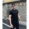 Camiseta Blanca Ajustada de Manga Corta para Hombre Verano Fitness Deportes Ocio Transpirable Cuello Pequeño Manga de Tres Puntos Prenda Superior