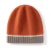 Chapéu de tricô de cashmere em bloco de três cores estilo coreano para mulheres, com abas para as orelhas, quente e grosso, versátil