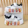 Nuevos Zapatos Casuales de Verano y Otoño 2026 para Niños y Niñas, Tenis Blancos con Malla, Diseño Trendy de Dibujos Animados de Caña Baja