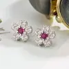 Pendientes de Corazón Rojo con Flores Completamente Diamantados de Nuevo Estilo, Diseño de Nicho de Alta Gama, Exquisitos y Lindos, Pendientes y Accesorios para Orejas Elegantes