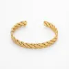 Suministro Especial de Moda Pulsera Abrible de Acero Inoxidable para Mujer Sensación de Alta Gama Pulsera de Presión de Aceite Forma de C Joyería de Moda Venta al por Mayor