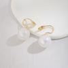 Pendientes de Perlas Swarovski Ligeros de Lujo y Sencillos, Pendientes de Moda y Elegantes con un Toque de Alta Gama, Pinzas para Orejas Tipo Bobina de Mosquito para Mujeres Sin Perforaciones