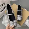Zapatos Mary Jane con moño y falda, punta redonda, estilo francés, bailarinas plateadas poco profundas, nuevo modelo de verano 2025