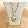 Collar Jardín de Monet para Mujer, Nuevo Estilo Chino Pintura al Óleo Vintage Colgante de Tulipán, Versátil Collar de Perlas de Alta Gama