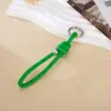 Encanto de Celular Colorido da Moda com Nó Romano Trançado em Cordão de Couro Pingente de Chaveiro Versátil Simples Corrente para Pendurar com Contas de Prata