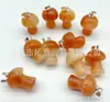 Europa y Estados Unidos venta caliente cristal natural piedra ágata 2 cm mini hongo colgante collar accesorios DIY hecho a mano