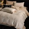 Juego de cuatro piezas de jacquard cepillado de algodón de fibra larga de 60 hilos, clase A, para otoño e invierno, lujo ligero con sensación de alta gama, algodón puro grueso y cálido