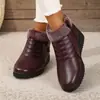 Sapatos de Algodão Quentes para Mães 2025, Botas com Forro de Lã, Botas Curtas Femininas, Sapatos de Couro Slip-On Antiderrapantes com Solado Macio para Mulheres de Meia-Idade e Idosas