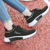 Tenis tejido volador para mujer cómodos transpirables suela suave zapatos otoño nuevo boca poco profunda zapatos para correr ligeros comercio exterior zapatos blancos