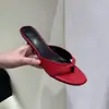 Nova coleção de verão: sandálias de dedo com salto fino, estilo retrô, de nicho, para mulheres, versáteis e elegantes, sandálias romanas estilo coreano