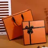 Nueva Bufanda Creativa de Tinta Caja de Regalo Bufanda Ropa Bronceado Caja Portátil Exquisita Cubierta Cielo y Tierra Traje Caja de Regalo