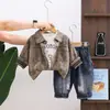 Conjunto Masculino Primavera e Outono 2026 Novo Estilo Elegante Casual Veludo Cotelê Gola Lapela Manga Longa Conjunto de Três Peças Roupas Bebê da Moda