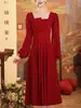 Vestido de Manga Larga Color Tostado para Novia 2026 Estilo Nuevo Borgoña Boda Compromiso Homecoming Vestido de Noche Casual para Mujer con un Toque de Alta Gama