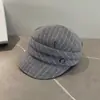 Gorra de Béisbol Rayada Casual Estilo Japonés para Mujer, Sombrero de Pescador Artístico Versátil para Otoño e Invierno, Elegante Gorra de Equitación a la Moda que Adelgaza el Rostro