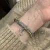 "Primavera Esquecida" Pulseira de Contas Estilo Chinês Novo com Textura de Madeira Pedra Natural Vintage Camada Dupla Pulseira de Nicho para Mulheres Uso em Camadas com um Toque de Luxo