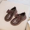 Sapatos Femininos 2025 Sapatos de Couro Primavera e Outono Novos Sapatilhas Infantis Solado Macio Sapatos Infantis Britânicos Sapatos de Couro Pequenos com Laço de Princesa