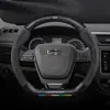 Funda para volante Qoros 5, modelo 16-21, cuero genuino especial, fibra de carbono, ultra delgada, gamuza, universal para todas las estaciones