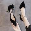 Fivela salto agulha moda 2023 Super fada temporada camurça salto médio oco todos os jogos bico fechado sapatos de salto alto Super fada ins