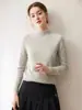 Chegada Nova Outono 2026 Suéter Feminino de Cashmere Gola Meia-Alta Cor Lisa Slim Fit Malha Base