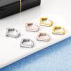 Pendientes geométricos dorados de moda para mujer, combinables con todo, mini pendientes cuadrados invertidos con hebilla fácil, pendientes con clip para la oreja, pendientes minimalistas de nicho con temperamento