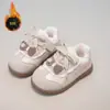 Zapatos de Algodón para Niños 2025 Invierno Nuevo Estilo Zapatos Casuales Cálidos de Terciopelo para Niñas Zapatos de Entrenamiento Moral Versátiles Suela Suave Antideslizantes Zapatos Blancos