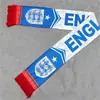 Este cachecol leve de poliéster para torcedor de futebol com franjas apoia várias seleções nacionais e funciona muito bem para torcer no dia do jogo, para o uso diário e para coleções de souvenirs de torcedor.