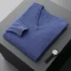 Novo suéter masculino de cashmere com gola V para outono e inverno, solto e grosso, camisa base de malha de lã cor sólida, suéter casual de negócios