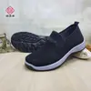 Retail26 Novos Modelos de Sapatos Slip-On com Solas de Borracha Macia para Homens, Tênis Esportivos Casuais Respiráveis em Fly-Knit, Malha de Algodão