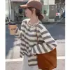 Conjunto de roupa atmosférico estilo coreano para o início do outono, novo conjunto de duas peças com jaqueta cardigã listrada color block e top camisola, tamanho único