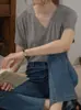 Camiseta transpirable de manga corta con mezcla de ramio y textura de copo de nieve, cuello en V bordado, elegante para ir al trabajo