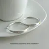 Pendientes Redondos de Lunares Cepillados Retro 2026 Nuevos Ligeros de Lujo de Gama Alta Temperamento Único Hermosos Accesorios de Pendientes de Nicho para Mujer