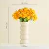 Vaso de Cerâmica Cor Creme em Formato de Rosca, Fofo e Artístico, Luxo Leve e Simples, Adequado para Arranjos de Flores e Hidroponia, Decoração de Mesa