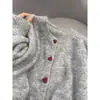 Cárdigan de Punto Gris con Botones de Corazón para Mujer 2025 Otoño Nuevo Estilo Moderno Holgado de Punto con Cuello Redondo