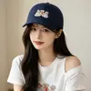 Nueva Gorra de Béisbol Versátil Bordada de Oso de Dibujos Animados para Hombres y Mujeres, Adecuada para Todas las Estaciones, Estilo Casual, Adelgazante, Gorra tipo Pato para Proteger del Sol