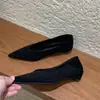 Sapatilhas de Camurça Bico Fino com Salto Grosso para Mulheres, Novo Verão 2026 Elegantes Estilo Francês Salto Anabela Baixo Preto para o Trabalho