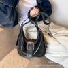 Bolsa de Ombro em Formato de Meia-Lua com Superfície Macia de Alta Qualidade para Mulheres 2026 Nova Moda Bolsa Bolinho Versátil Retro para Ombro e Transversal