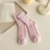 Meias de veludo coral sem fiapos cor sólida laço forradas com fleece quentes meias femininas cor lisa felpudas para casa confinamento para dormir