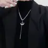Joyería Transfronteriza Europea y Americana, Collar con Colgante de Corazón de Cuervo y Cruz Personalizado de Nicho, Colgante Simple y Versátil con Micro-Adornos, Accesorios para Hombres y Mujeres
