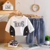 Conjunto de Roupa de Outono para Meninos 2026 Novo Estilo Moletom com Letra para Meninos Roupas de Bebê Menino Estiloso Bebê Lindo Crianças Atacado