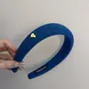 Diadema Ancha de Color Sólido de Lana con Etiqueta Dorada para Mujer, Diadema Superior Craneal que Aumenta la Altura, Pasador de Cabello de Temperamento de Gama Alta, Accesorio para el Cabello Estilo Coreano