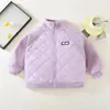 Nova Jaqueta Acolchoada Grossa Infantil Outono e Inverno Top à Prova de Vento Infantil Camada Interna de Inverno Essencial para Uniforme Escolar